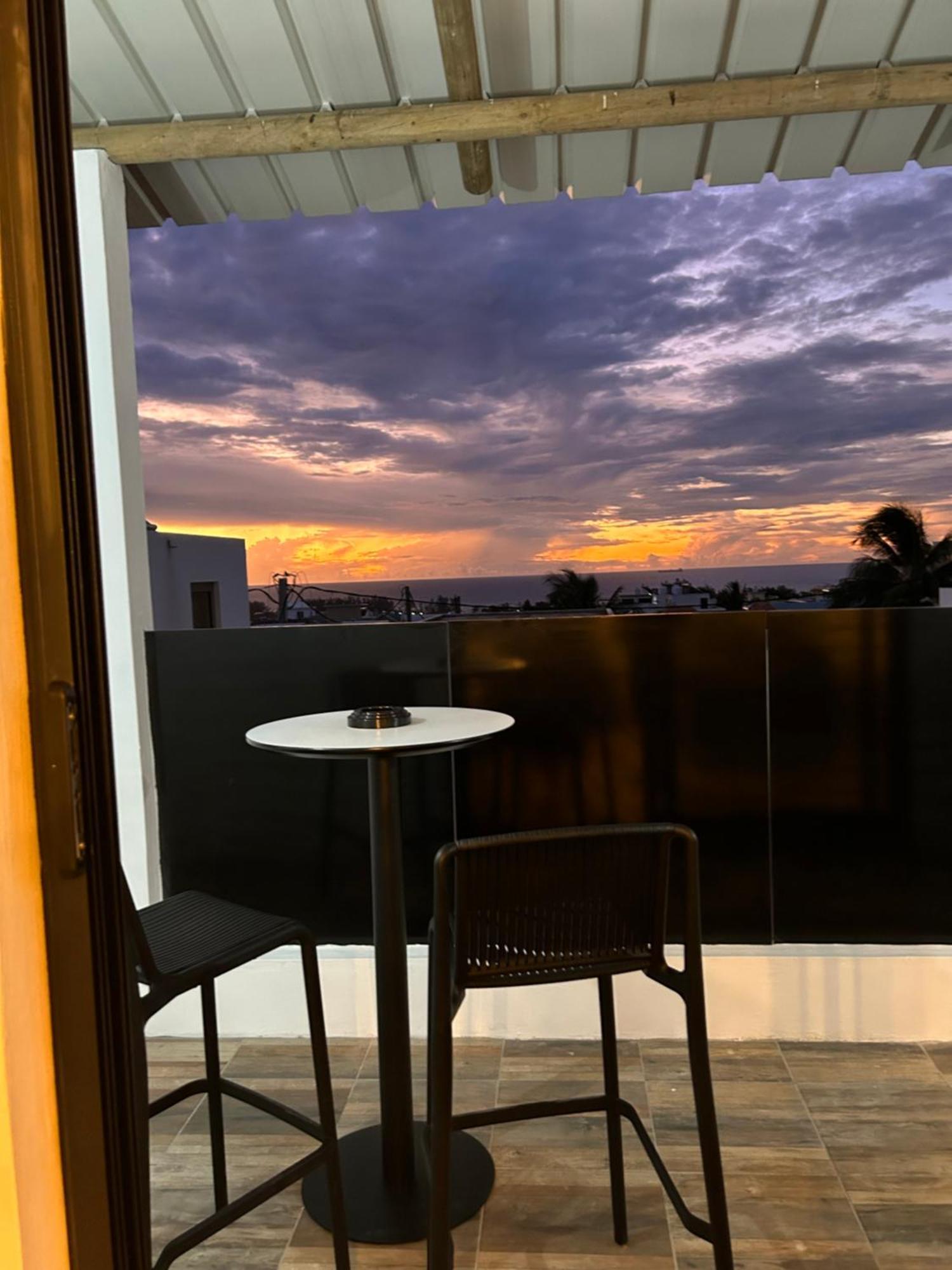 Amazing Sunset View Rooftop. Flic-en-Flacq Dış mekan fotoğraf